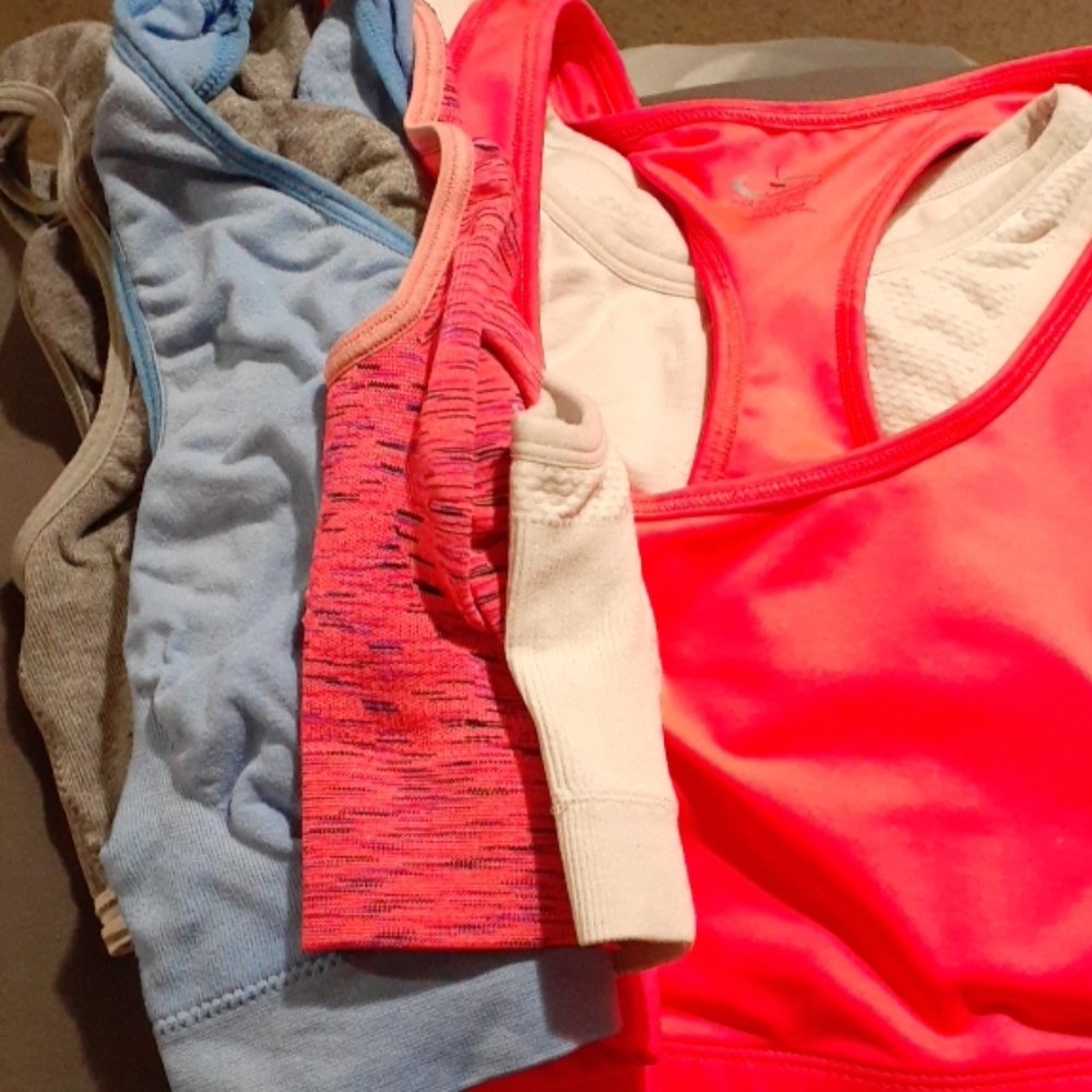 Lot of 5 sport bras